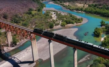 Zugreise Kupferschlucht im Bundesstaat Sinaloa